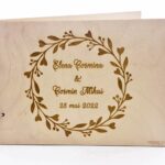 Coperți de carte gravate cu mesaj
