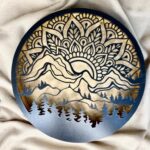 Blank tip cutie cu peisaj de munte și mandala