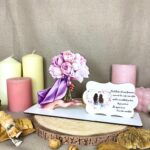 Decorațiune cu buchet și mesaj pentru prietenă