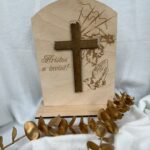 Plachetă cu Iisus și mesaj "Hristos a înviat!"