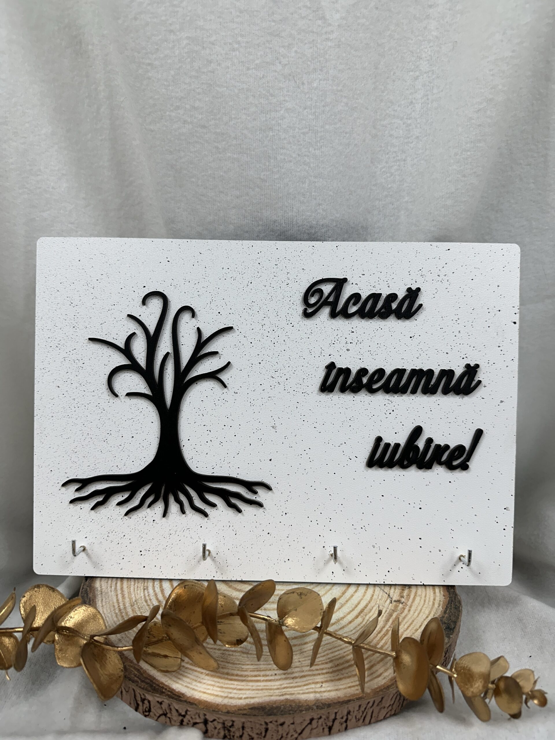 img_6604 Suport pentru chei "Acasă înseamnă iubire" - imagine 1